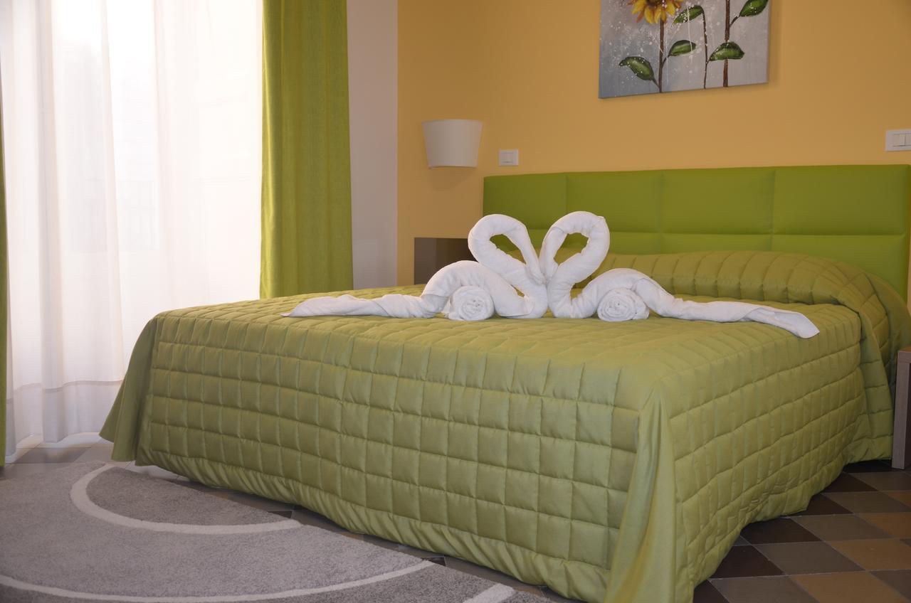 Moonlight Hotel&Suites Katanya Dış mekan fotoğraf