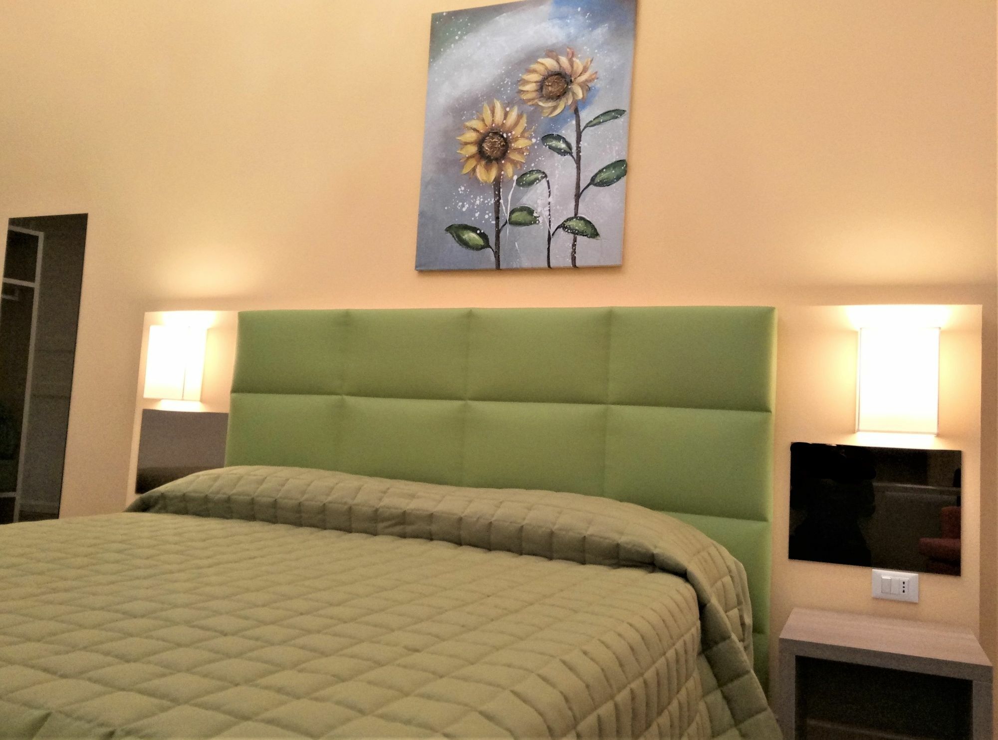 Moonlight Hotel&Suites Katanya Dış mekan fotoğraf