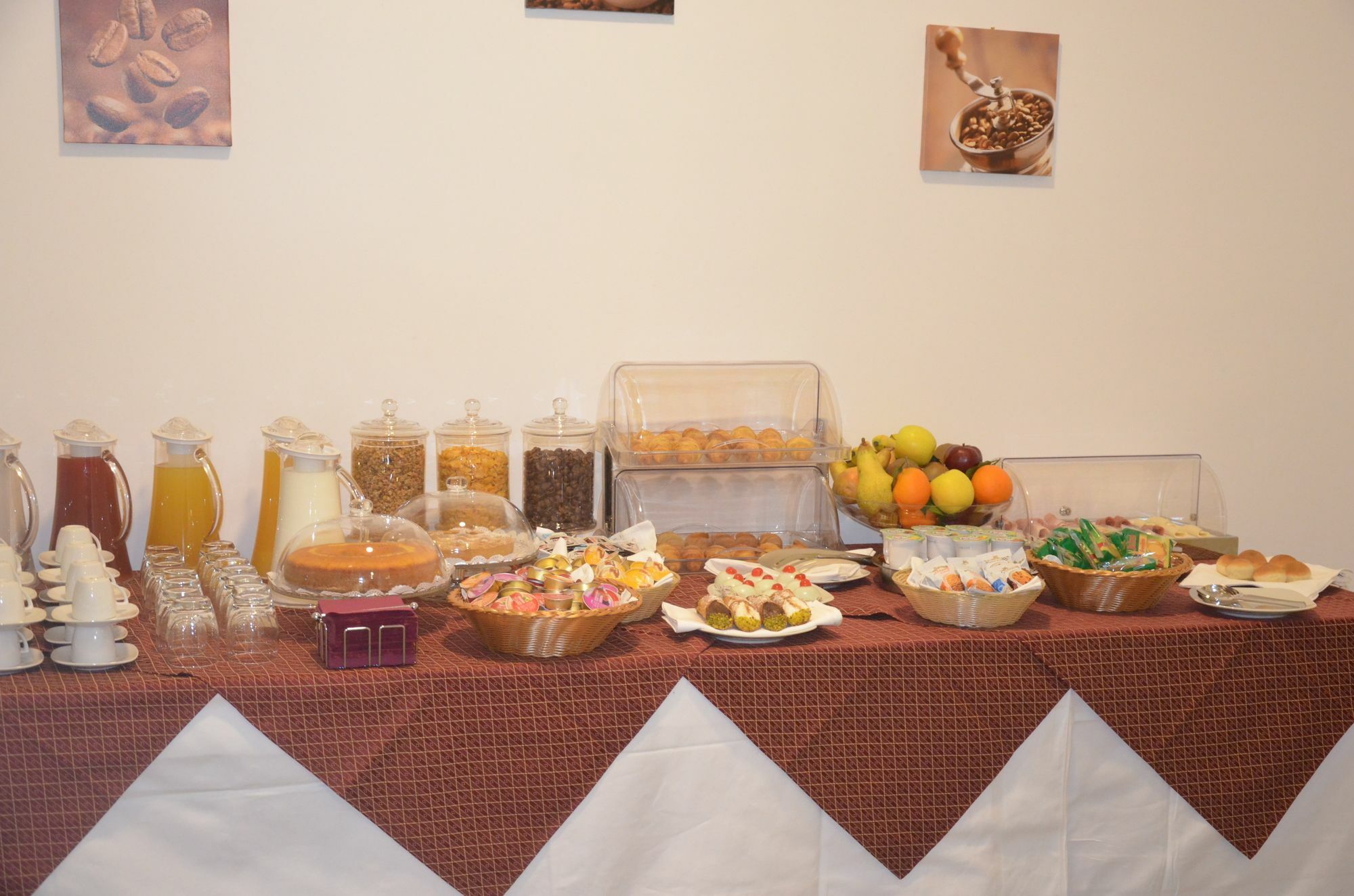Moonlight Hotel&Suites Katanya Dış mekan fotoğraf