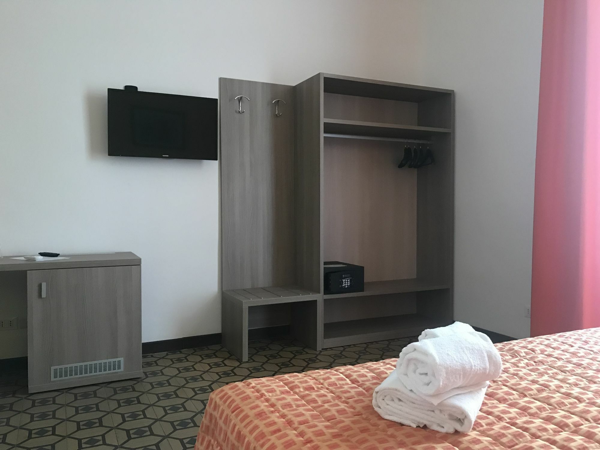 Moonlight Hotel&Suites Katanya Dış mekan fotoğraf